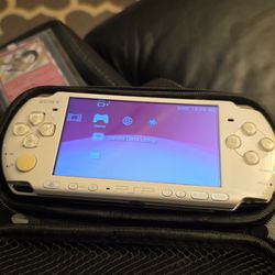 Sony PSP 3000  Icy White with Case and Charger