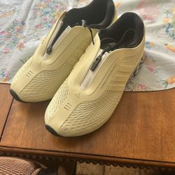 Size 8 Adidas Magaride52s