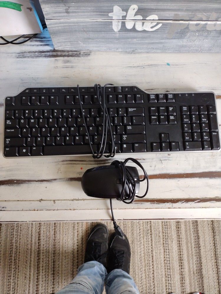 Dell Keyboard And HP Mouse