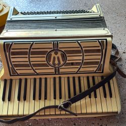 Vintage Wurlitzer Accordion For Parts 