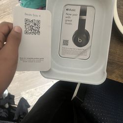 Beats Solo 4s