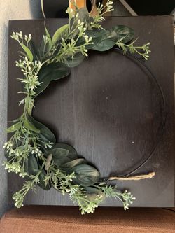 Wreathes and Plant (Lot or Individual)