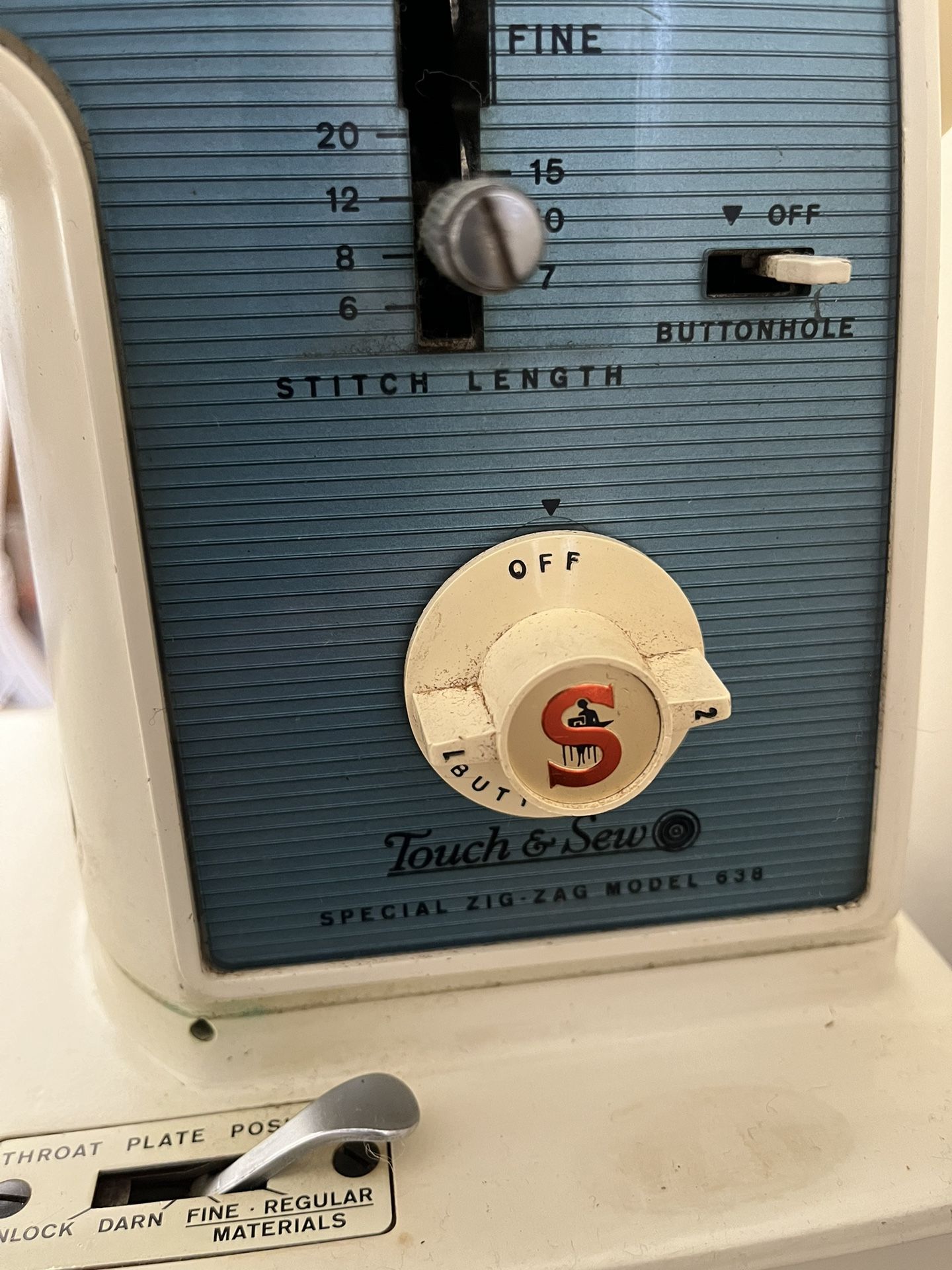 Singer Special Zig-Zag 638 Sewing Machine