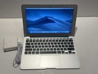 MacBook Air (11-inch 2011) Core i5/ Memory 2GB Ram / Storage 62 Gb / Comes With Charger 