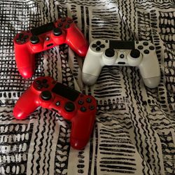 PS4 Controllers 