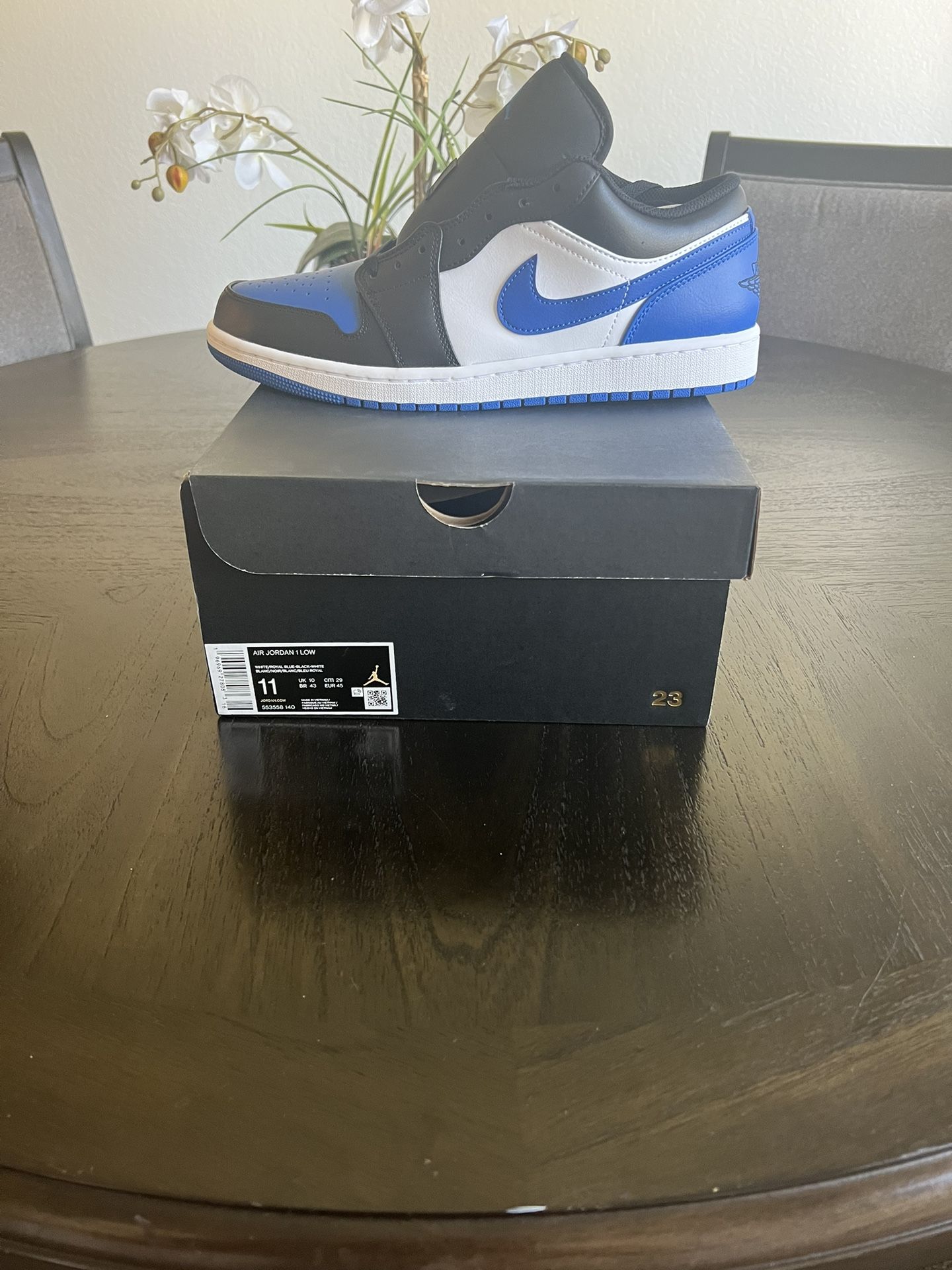 Jordan 1 Low Mens Size 11