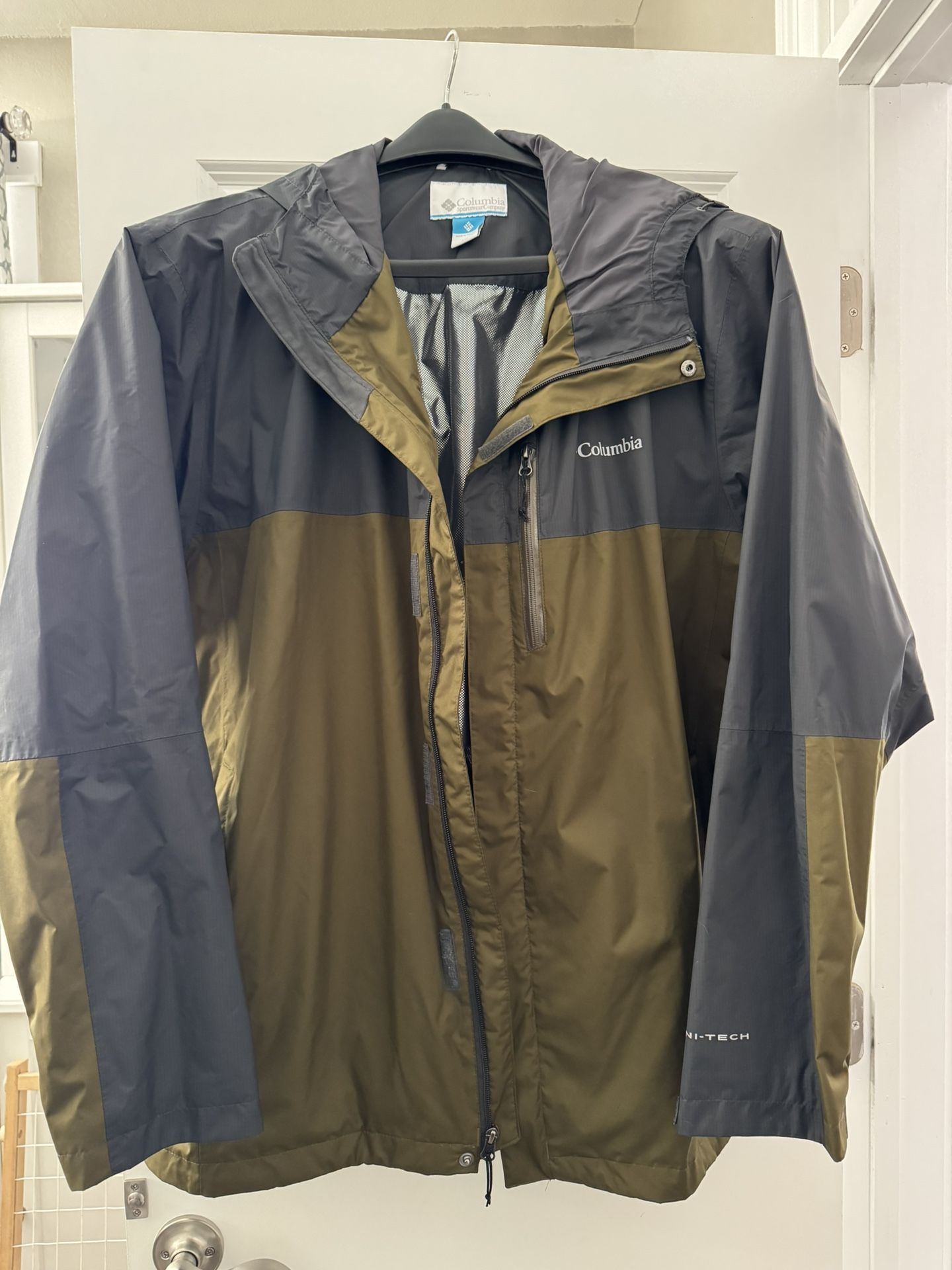 Men’s XXL Columbia Rain Jacket Olive & Charcoal Color