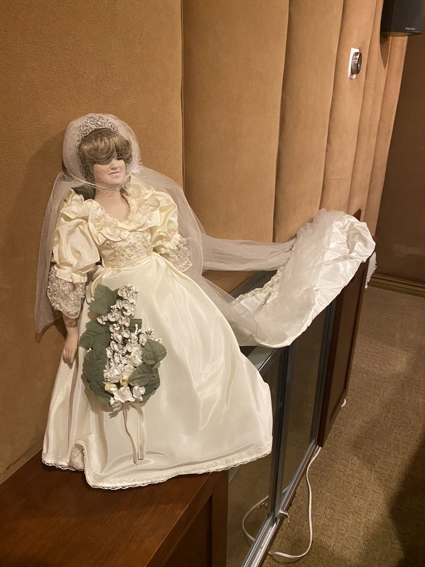 Brand new Princess Diana Dal in wedding dress Brand new Princess Diana Dal in wedding dress