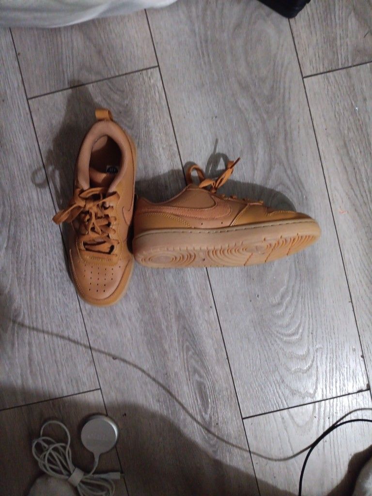 Nike Court Vision Low Size 4.5y Flax Colored