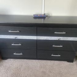 3 piece Bedroom Set For Sale 