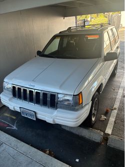 1998 Jeep Grand Cherokee Laredo 2WD — family owned reliable vehicle!