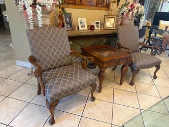 Pair of Sherrill Furniture armchairs and side Table excellent new condition