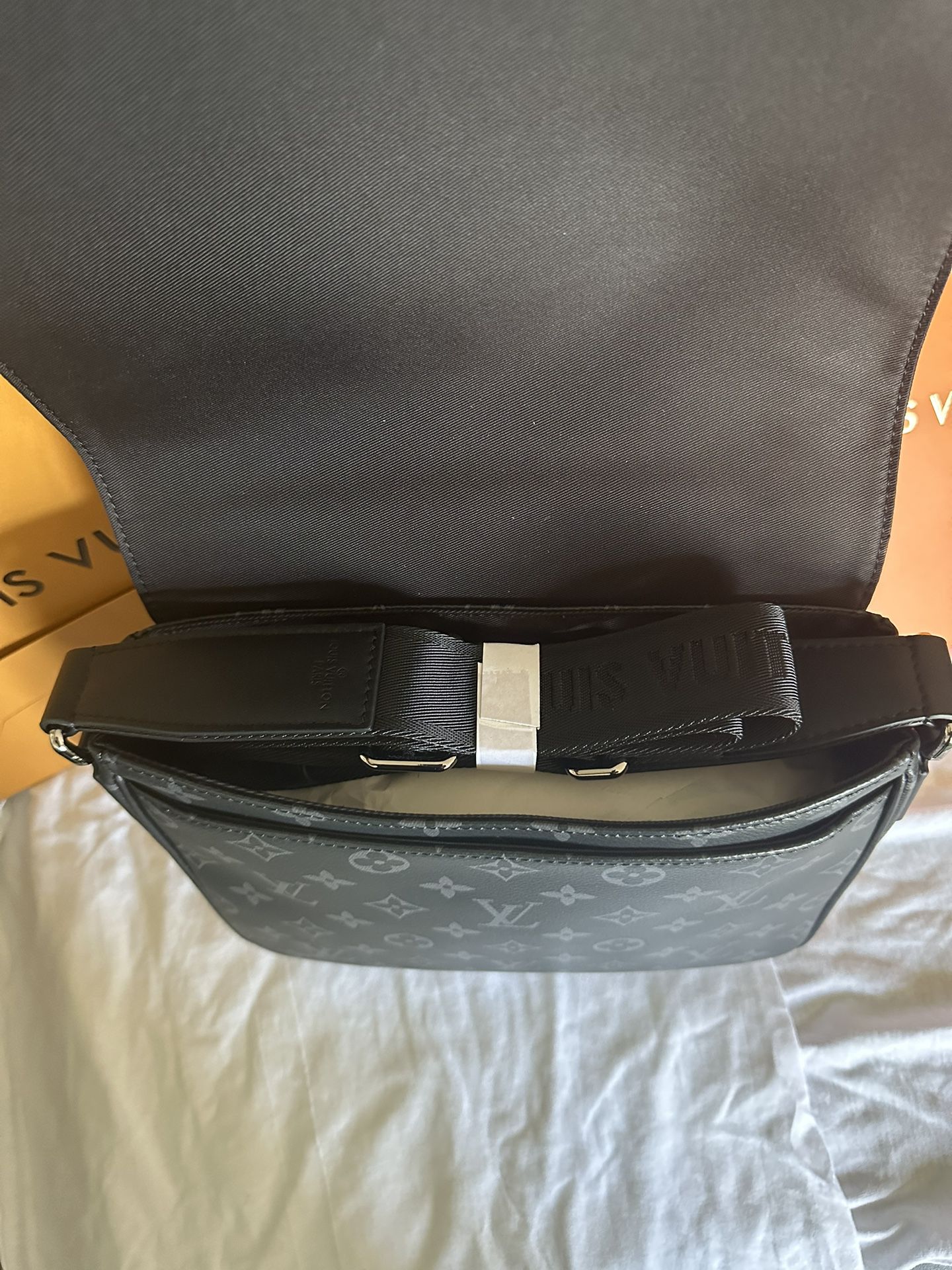 New Louis Vuitton Bodystrap Bag !!