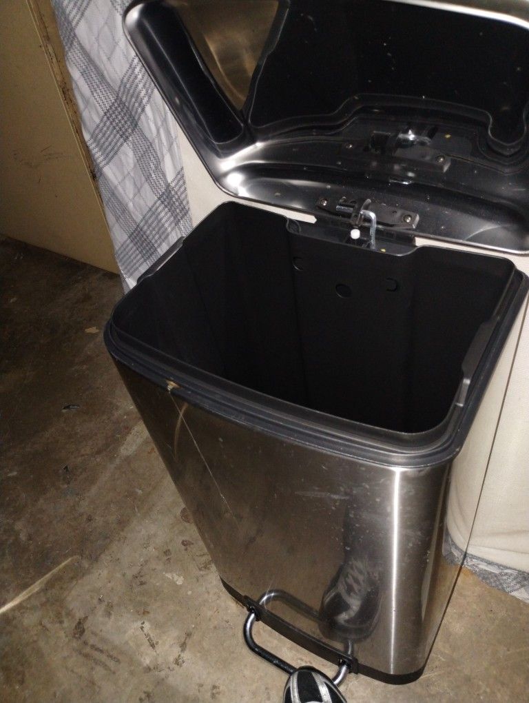 Trash Can