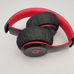 Beats Wireless Over The Ear Headphones 