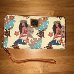  Dooney & Bourke Moana Wallet