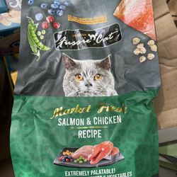 Fussy Cat  Salmon And Chicken Cat Food