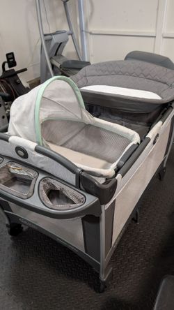 Graco Pack 'n Play Playard with Bassinet & Changing Station – Original $200