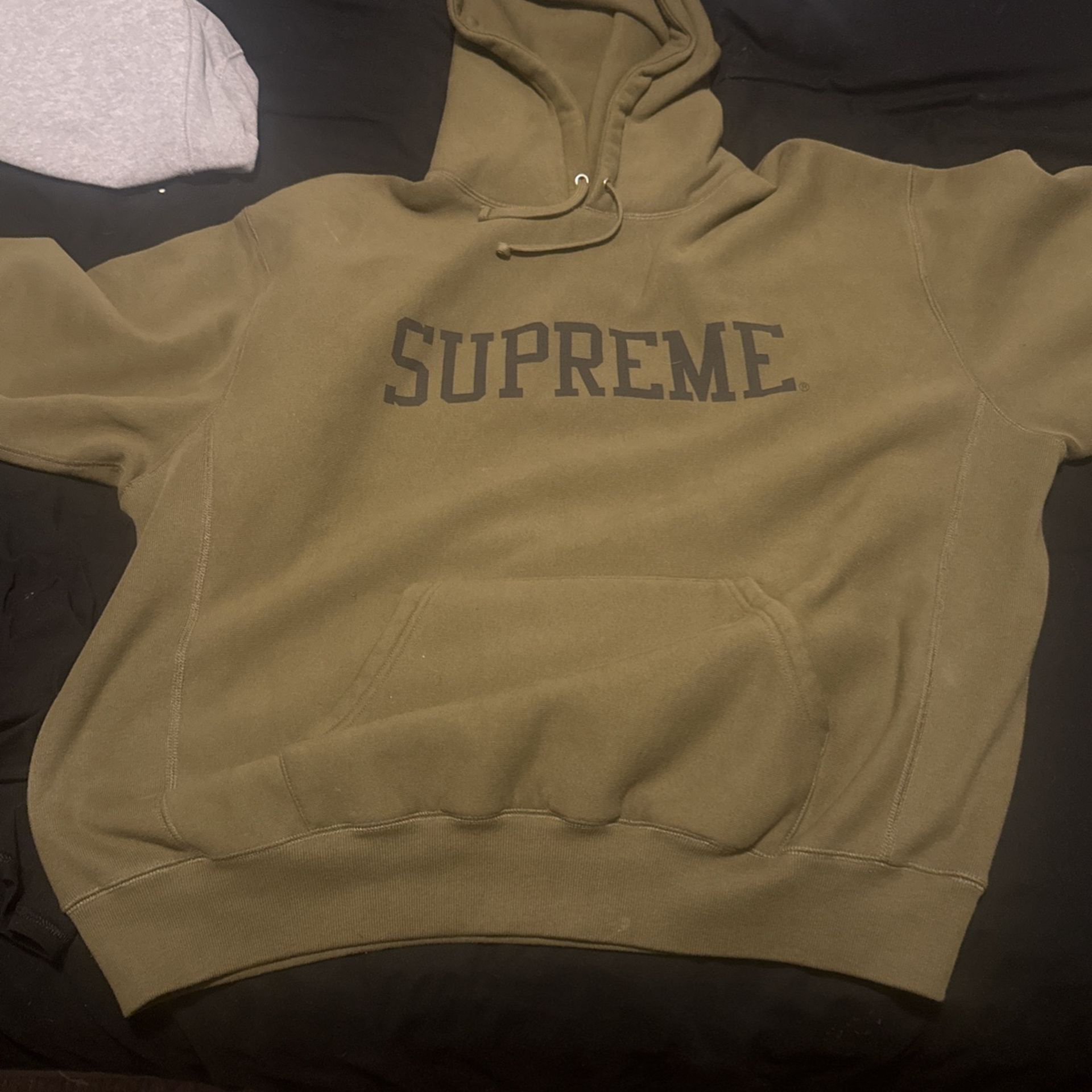 Supreme Hoodie
