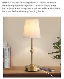 Cordless table lamp