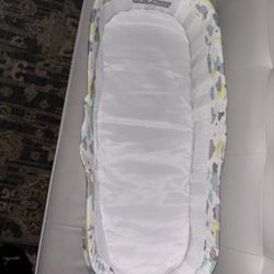 Foldable Baby Travel Bed 