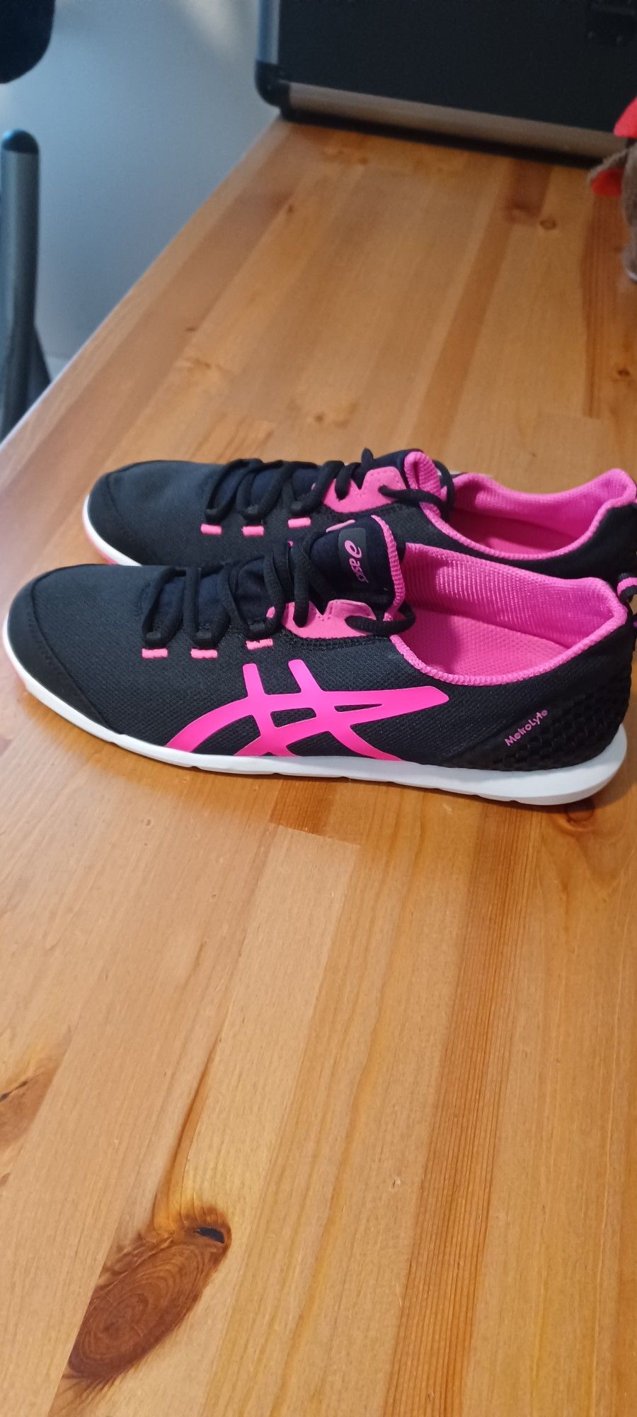 New Asics Metolyte Women's 9 Euro 41