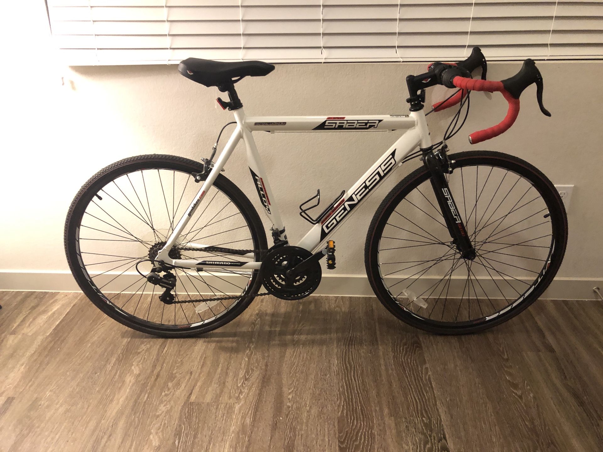 Genesis saber road bike 700c