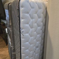 4 New Queen mattress Luxury Firm 