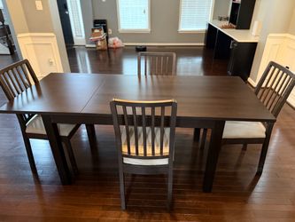 Dining room table