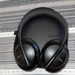 Bose NC 700 Headphones 