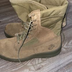 Usmc Boots NEW 9.5  New !