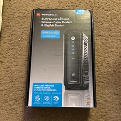 Motorola SURFboard extreme Wireless Cable Modem And Gigabit Router 