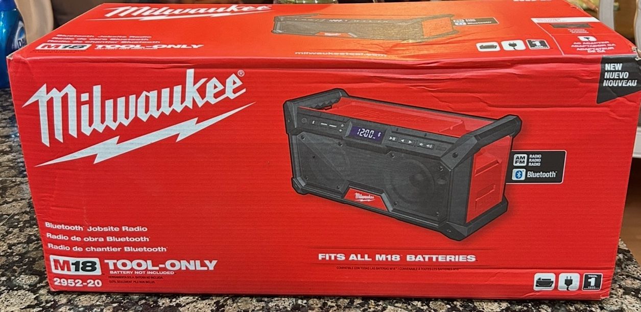 Milwaukee M18 Bluetooth Jobsite Radio