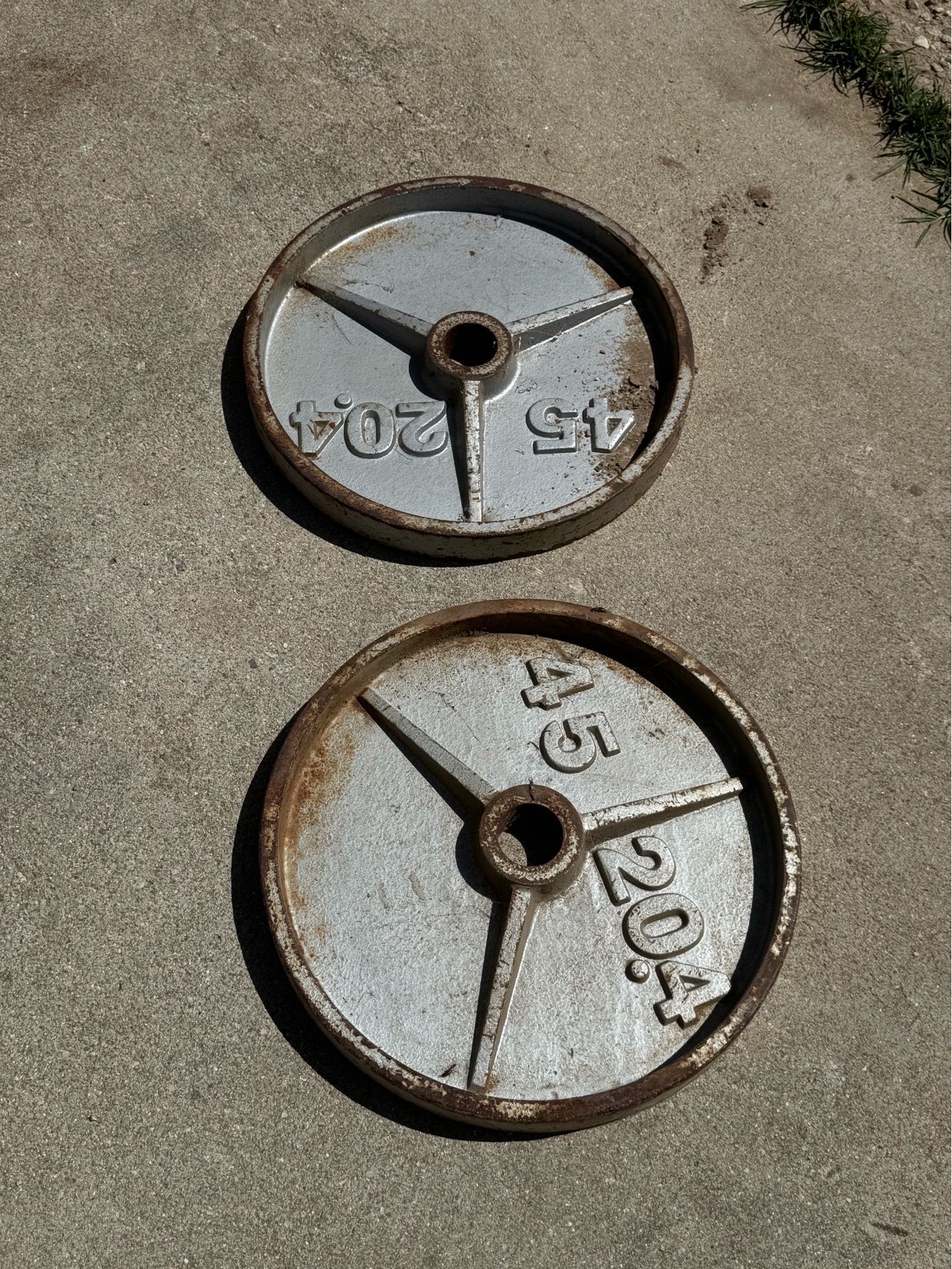 2 x 45lb Plates Iron