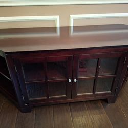 Corner wood TV stand