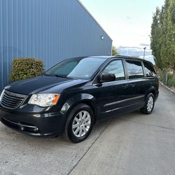 2014 Chrysler Town & Country Touring