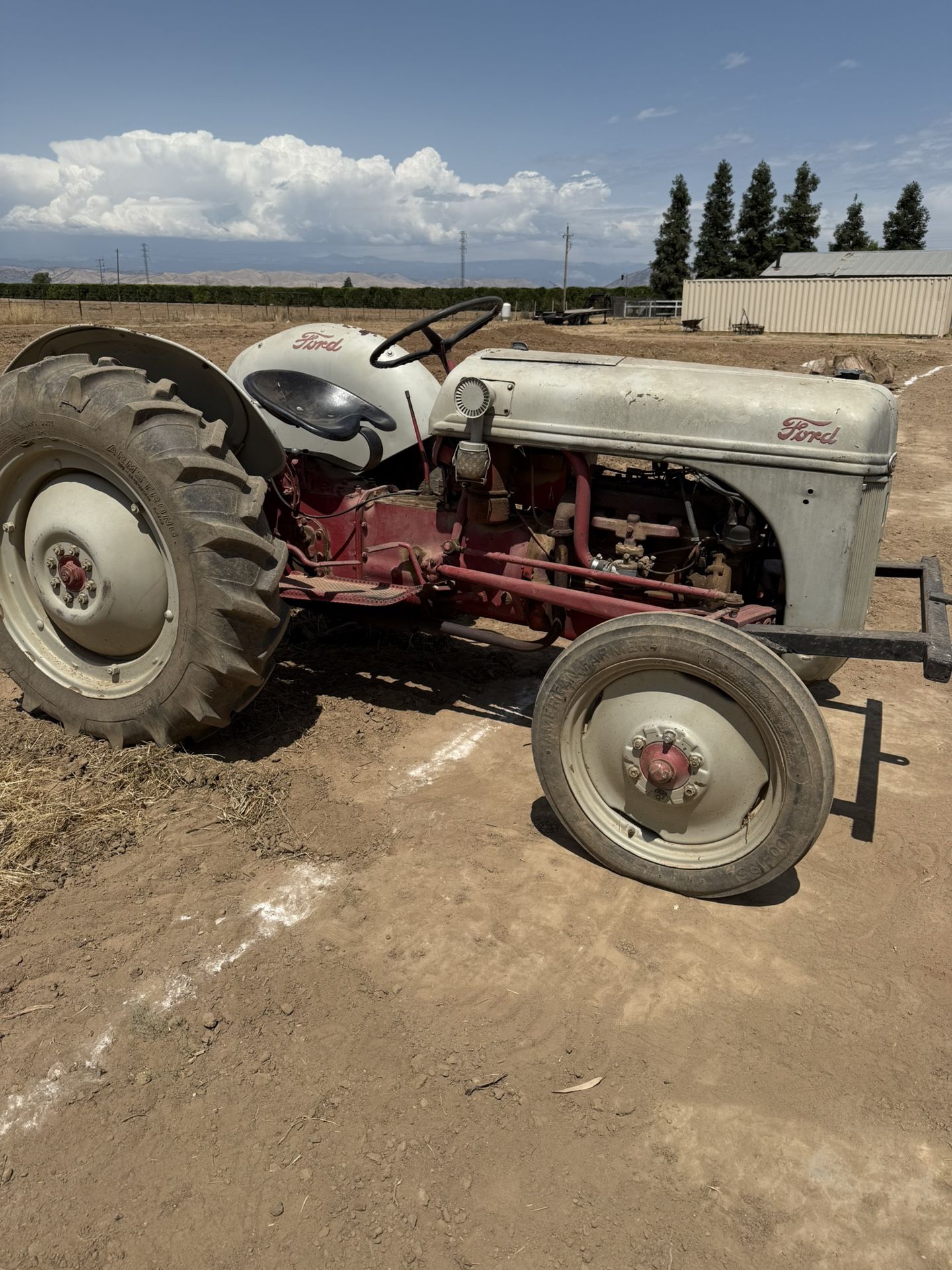 Ford 8n 