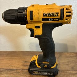 Dewalt 12V MAX Drill Driver and Speed-Line Chalk Line