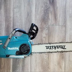 Makita 40V Max XGT 5.0Ah Brushless Lithium-Ion Battery with Built-In LED On/Off Switch, 18 Inch Cordless 42CC Gas Chain Saw 
