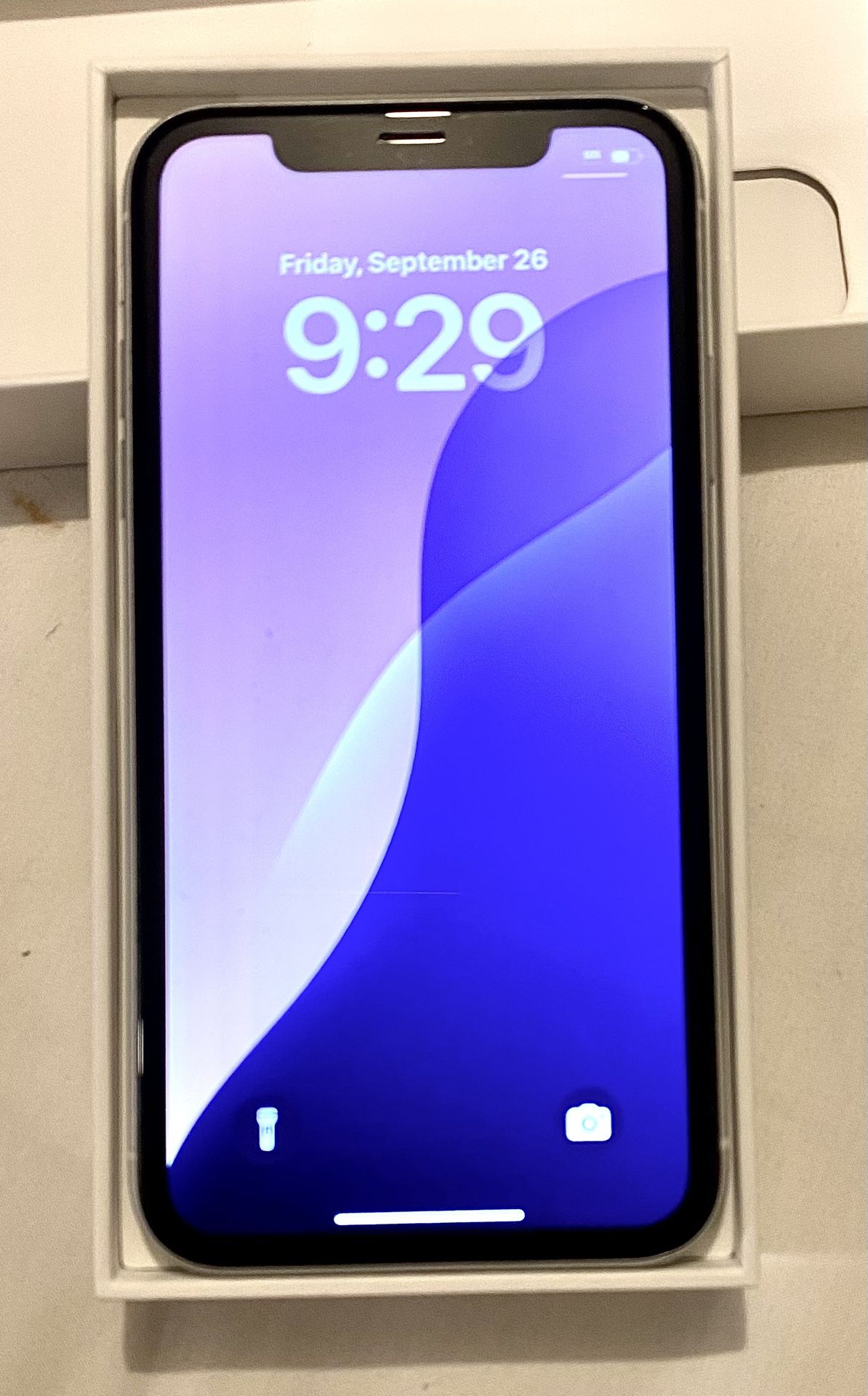 Apple iPhone XR - 64 GB UNLOCKED