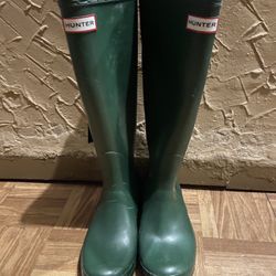 Hunter Rain boots Six’s 8/9