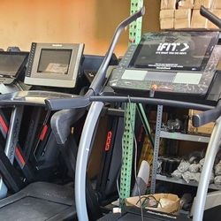Nordictrack X22i Commercial Treadmill with 40$ incline- 1499$ - 0 hours 