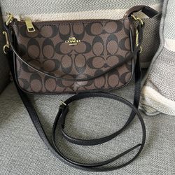  NWOT Coach