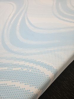 Tempur-Pedic Luxebreeze 50% Off!!!!!!