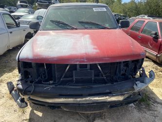 2002 Chevrolet Silverado 1500 For Parts (2001-2006)