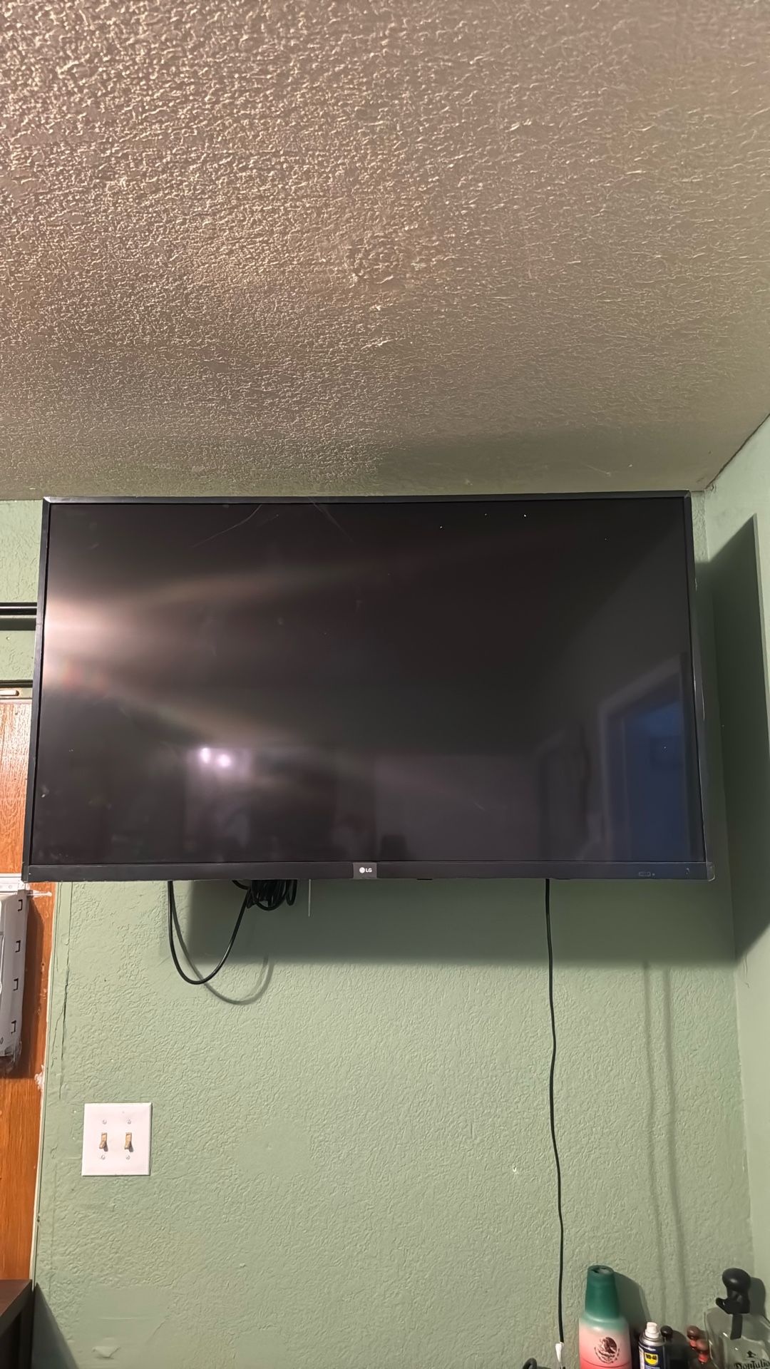 LG Tv 44” With Tv Mounted