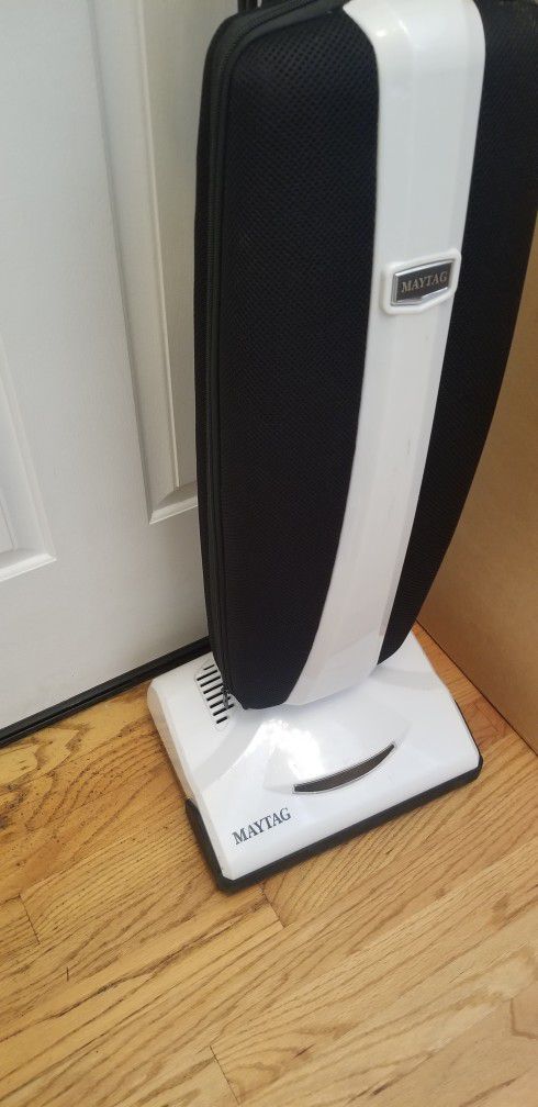 NEW cond  MAYTAG  VACUUM. LIKE ORECK ,  RICCAR  LIGHT WEIGHT  ,  WORKS EXCELLENT. , IN THE BOX 