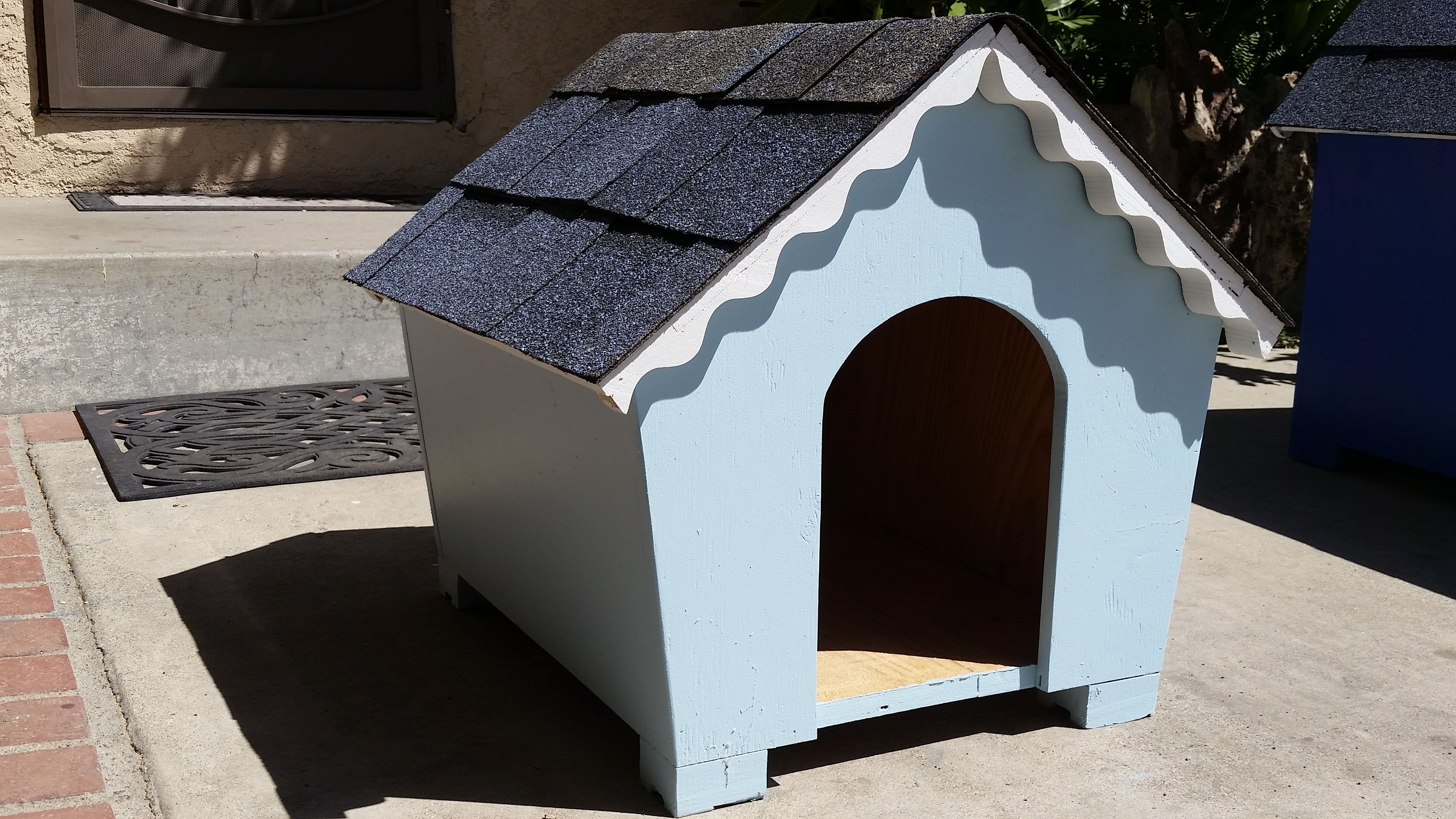 Dog houses for sale
