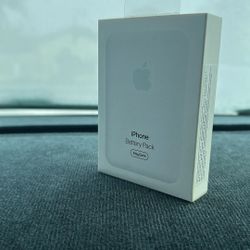 iPhone Battery Pack MagSafe Open Box
