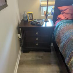 Nightstand / Side Table Cappuccino 3 Drawer